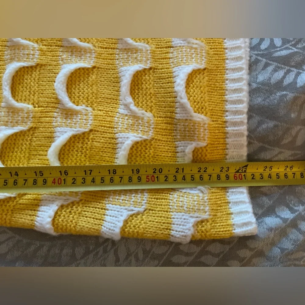 Vintage Textured Yellow and White Women's Sweater - Picture 6 of 6